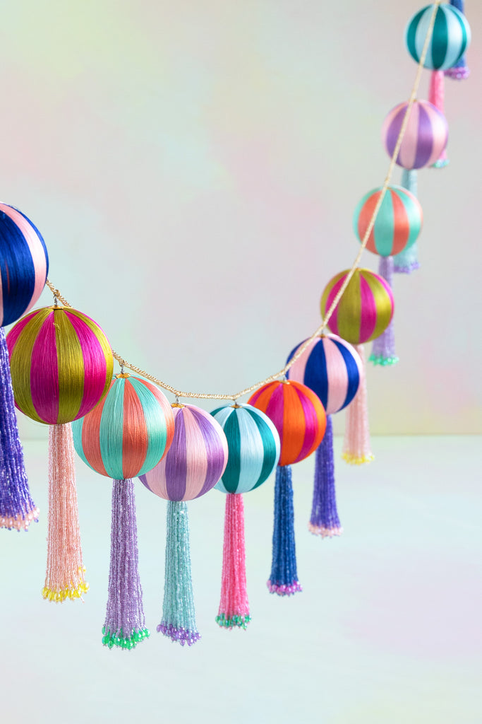 Twirl & Twinle Tail Ball Garland