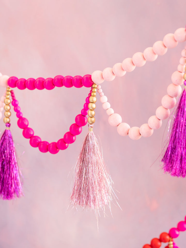 Scallop Garland with Tinsel Tassels